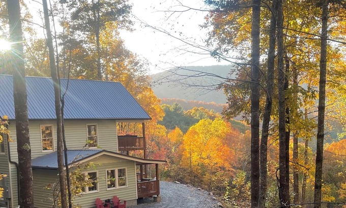Whittier House | Fabulous Fall Foliage - Sunsets with Mountain Views