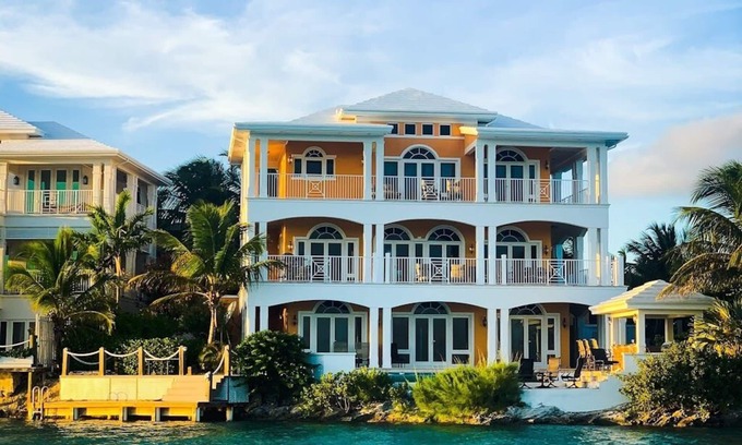George Town House | Fabulous Oceanfront Exuma Home