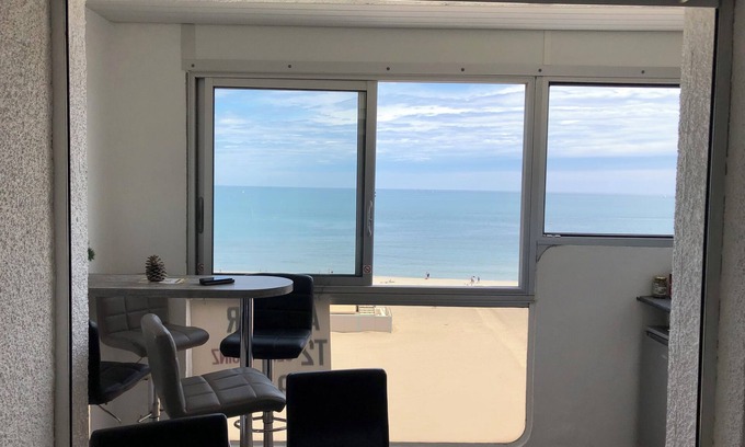 Mediterranee Apartment | Face à la Mer Pour 4pers, Wifi Bbox, Parking Privé, Loggia vue sur le Canigou