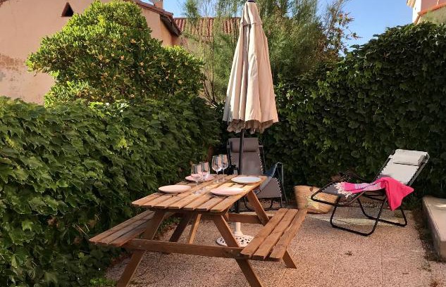 Portiragnes-Plage Apartment | Face à la mer, Joli Studio de plain pied climatisé, exposé plein sud, pour 2 à 4 couchages, à seulement 10m de la plage LXBFM34
