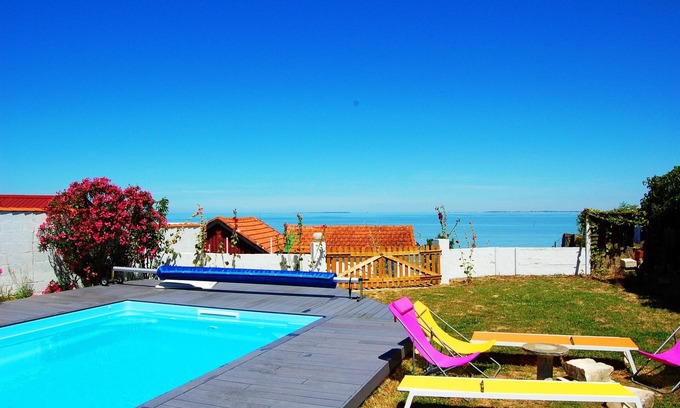 Bourcefranc-le-Chapus Villa | FACING THE SEA, Views of the islands, Large house for 12-14 people with POOL