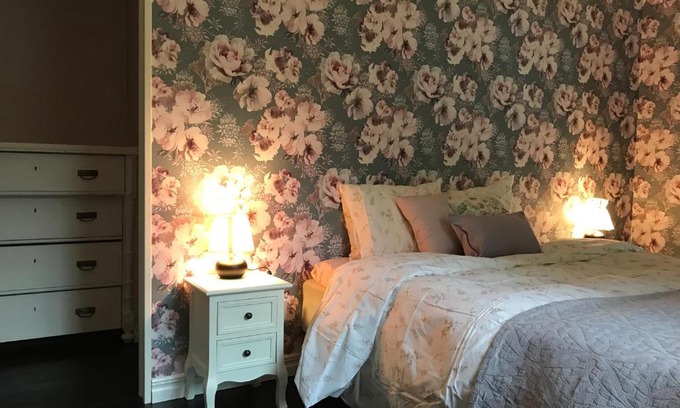 Lysekil House | Fagerbacka Torp. Söt stuga nära havet