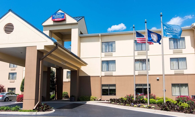 Greenbrier East Hotel | Fairfield Inn and Suites By Marriott Chesapeake