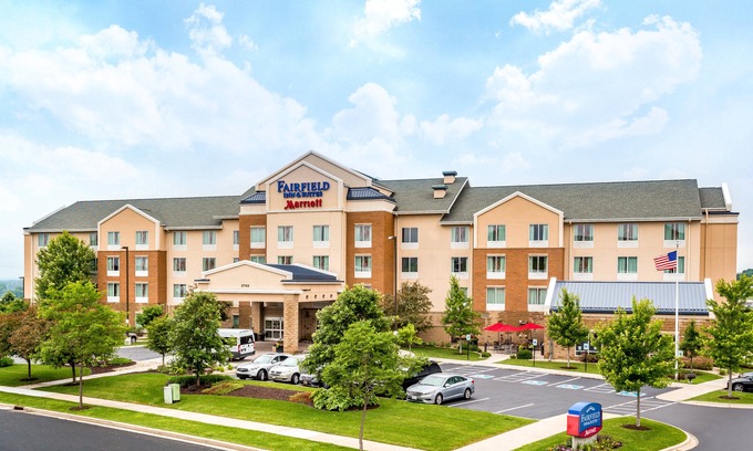Madison Hotel | Fairfield Inn and Suites by Marriott Madison East