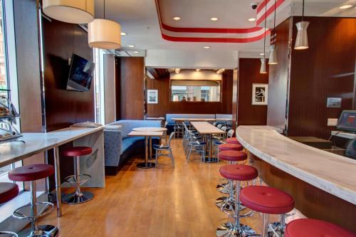 Financial District Hotel | Fairfield Inn by Marriott New York Manhattan/Financial District