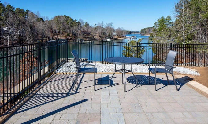 Normandy Shores Hotel | Fairfield Inn & Suites Seneca Clemson Univ Area