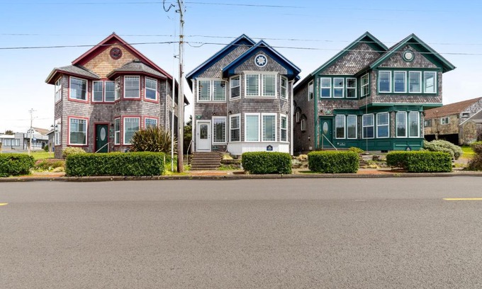 Newport House | Fairhaven - Applegate, Bennington, and Wakefield House