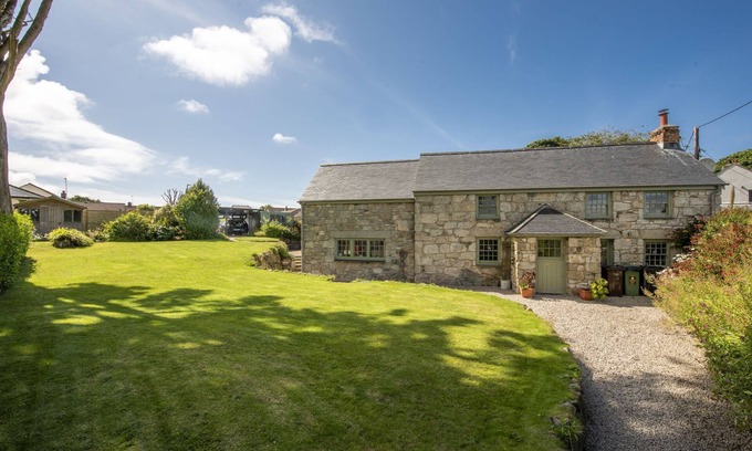 St Ives House | Fairings - a house that sleeps 8 guests in 4 bedrooms