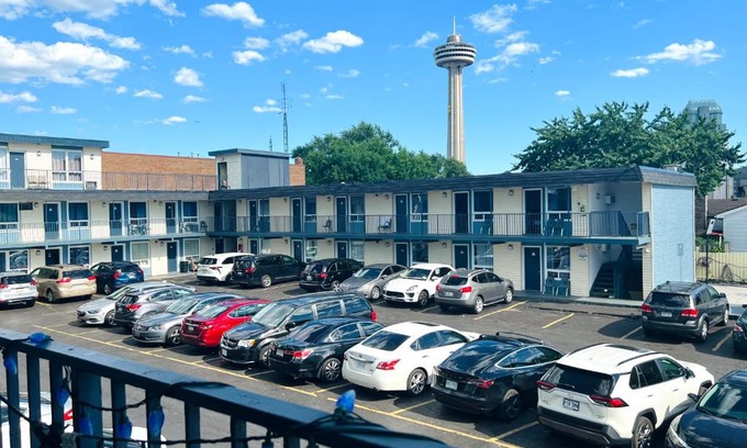 Fallsview Hotel | Fairway Inn by the Falls
