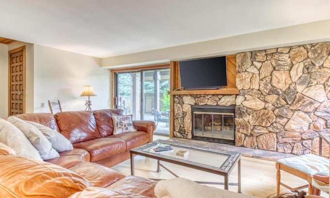 Elkhorn Village Apartment | Fairway Nine 4315