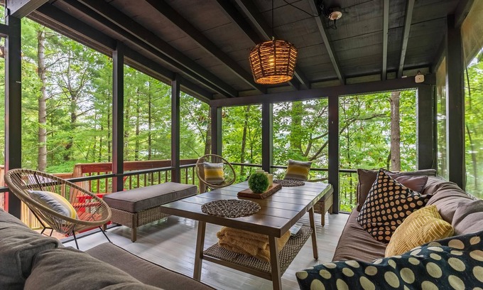 Huntsville Cottage | Fairy Lake Hideaway - Stunning Muskoka Lakehouse minutes to Downtown Huntsville