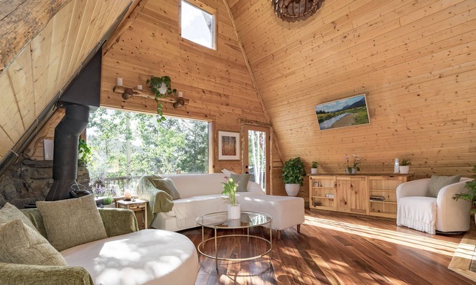 Evergreen Cabin | Fairytale Pine Cabin with Treehouse Studio! Near Evergreen & Mount Evans