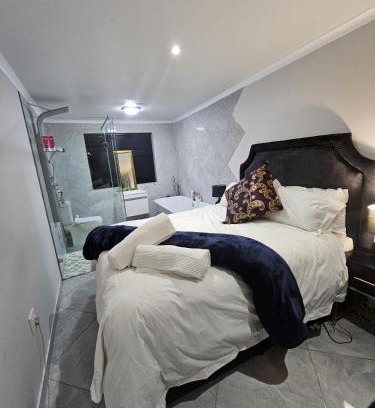 Parklands House | Falcon Suite
