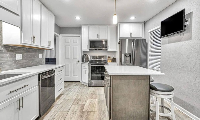 Milwaukee House | Fall Deals! - Mins to Froedert/State Fair - Dogs!