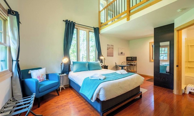 Ephraim Cottage | Fall in Ephraim | Duplex Retreat Steps from Dining & Sunsets