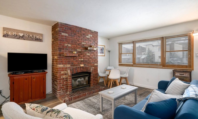 Steamboat Springs Condo | Fall Line Flat, Updated Ski in/Ski out Property, Hot Tub