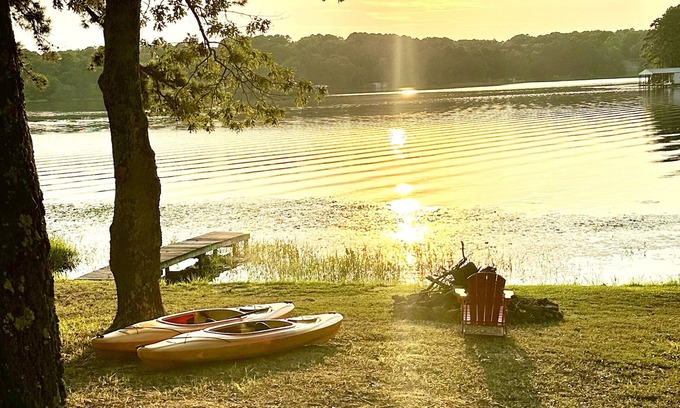 Hawkins House | Fall Special! Lakefront | Firepit,Dock,Kayaks,Deck