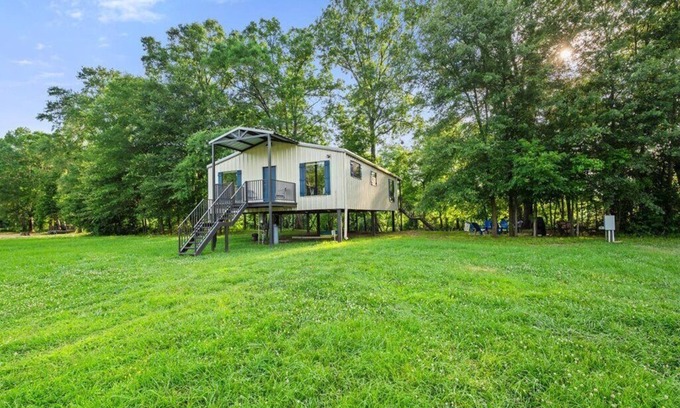 Golden Cabin | Fall Special on Glover River-Floatin Daze Cabin