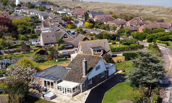 Winterton-on-Sea House | Fallowfield