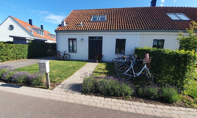 Bastad Municipality Cottage | Familjevänligt och Soligt Läge på Bjäreterassen, Torekov
