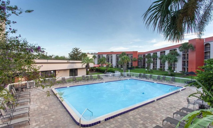 Florida Center Hotel | Family Adventure! Four Comfy Units! Pool, Breakfast, Shuttle
