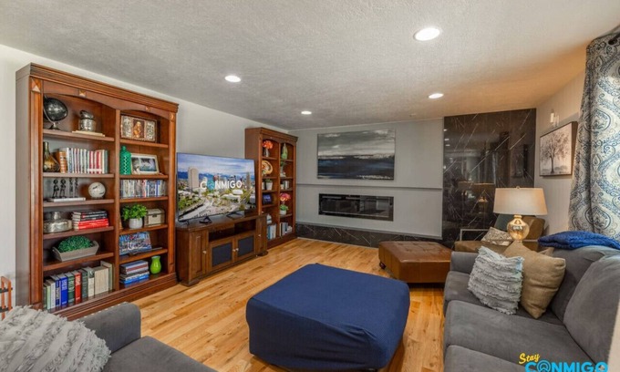 Sandy House | Family Amenities|Pets|Desks|Fenced Backyard