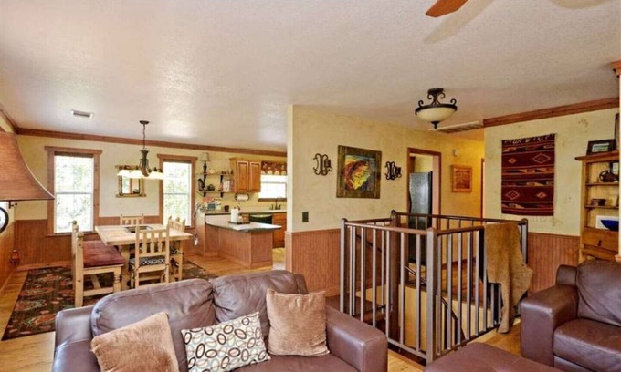 Kingsland House | Family and pet friendly lake house on a quiet cove on Lake LBJ
