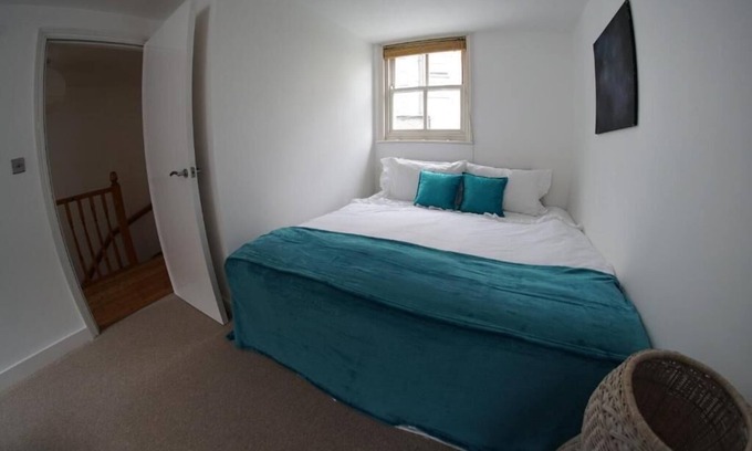 Brighton City Centre Cottage | Family Cottage Ensuite with Tearrace