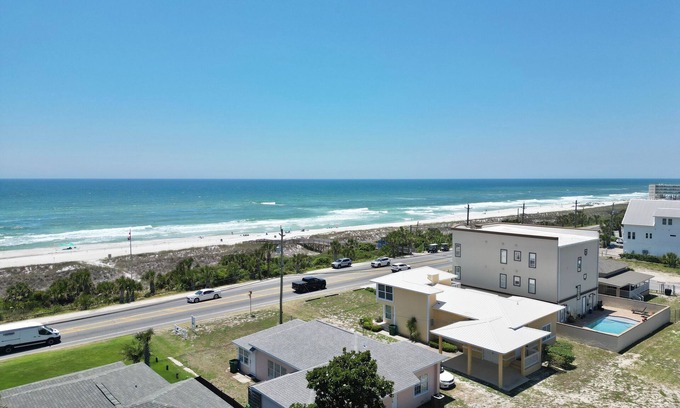 Bid-a-wee Beach House | Family-Friendly Cottage Home Steps Away from the Beach