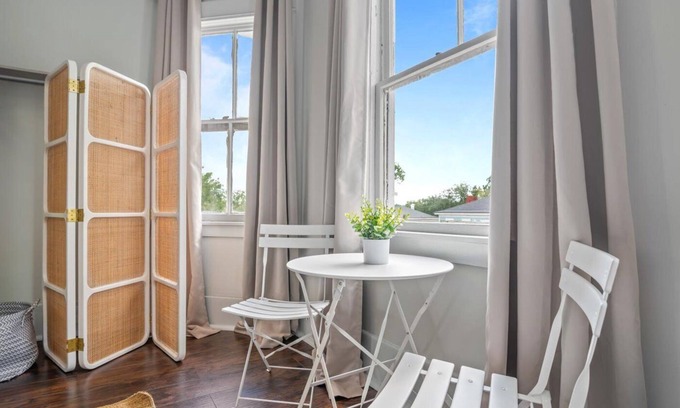 Dixon Park House | Family-Friendly 2APT Duplex ★ Off Street Parking ★ Historic Victorian District