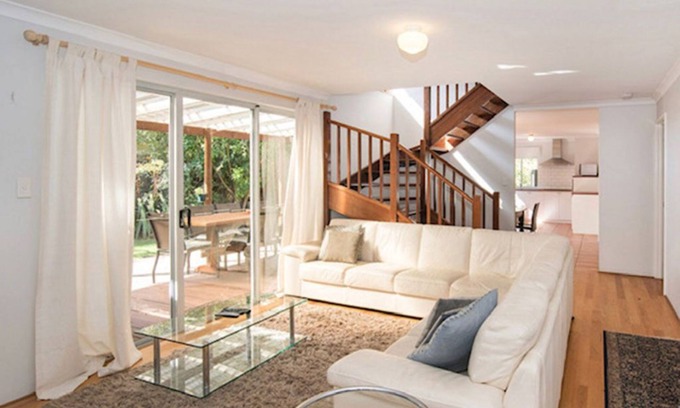 Dunsborough Cottage | Family Friendly 4x2 self contained house - sleeps 8 - walk to town and beach