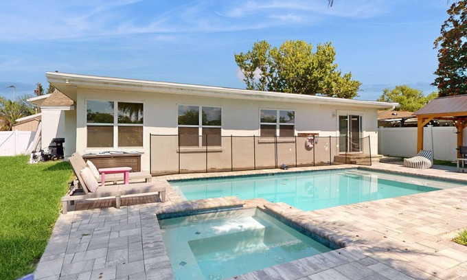 Harbor Bluffs House | Family friendly and spacious with heated pool, AC, W/D and close to Gulf beaches