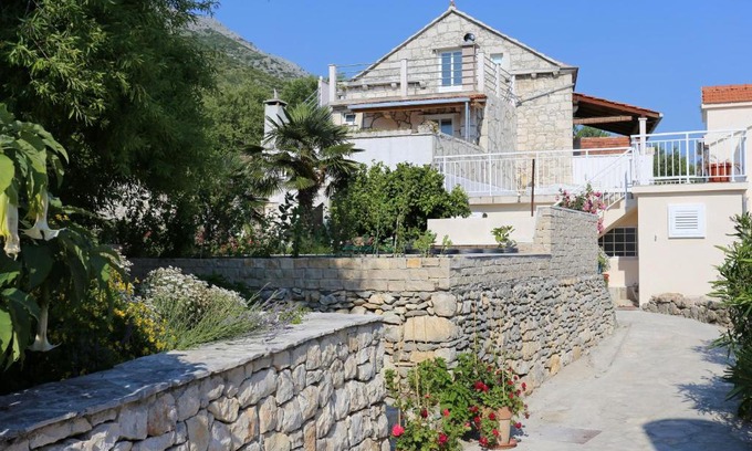 Kuciste Apartment | Family-friendly apartments with swimming pool Kuciste - Perna, Peljesac - 10143