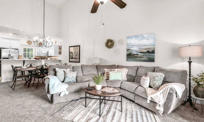 Branson Condo | Family Friendly Condo-Great location- Sleeps 8 with Bunkroom, Newly Remodeled, Elevator | #405
