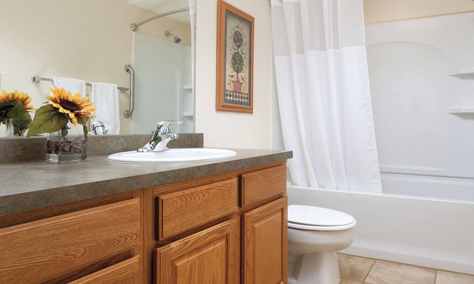 Afton Resort | Family-Friendly Condo w/Fireplace, Resort Pool, Full Kitchen & Near State Park