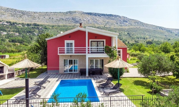 Srinjine House | Family friendly house with a swimming pool Srinjine, Split (K-23950)