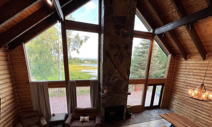 Wasilla Ski Chalet | Family friendly lakefront chalet with hot tub and master suite