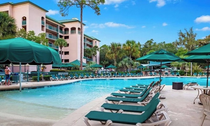 Hilton Head Resort | Family-Friendly 3BR Condo with Full Kitchen, Balcony, Pool Access