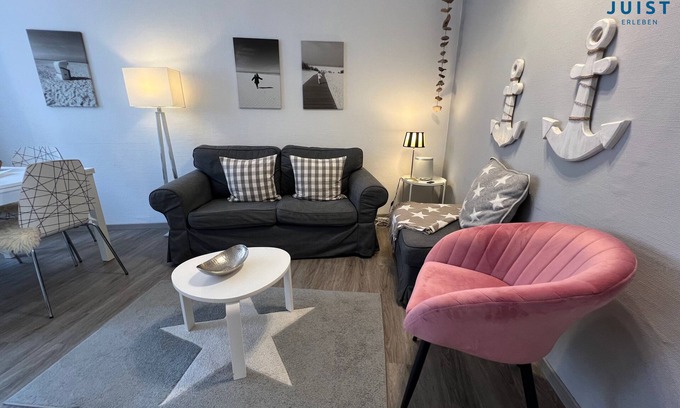 Juist Apartment | Family-friendly vacation apartment with swimming pool and sauna, centrally located