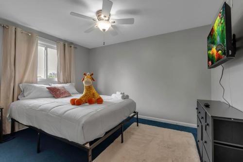 Cheektowaga House | Family Fun Pool Central Airport