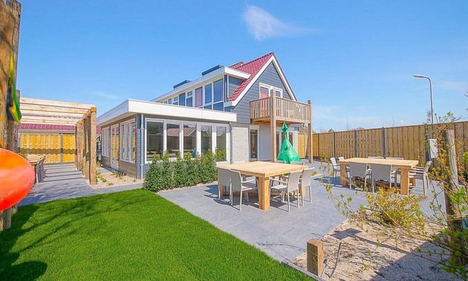 Callantsoog House | Family house the Groote Kaap: A unique and stylish group accommodation at the beach