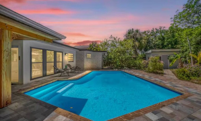 Bearss Plaza House | Family Paradise! 5BR, Pool, BBQ, MIL Suite