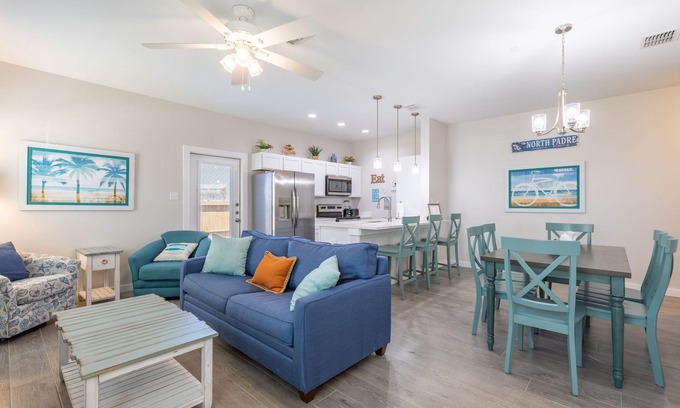 Corpus Christi House | Family & Pet-Friendly, w/2 Amazing Pools, Waterfront, & Close to the Beach
