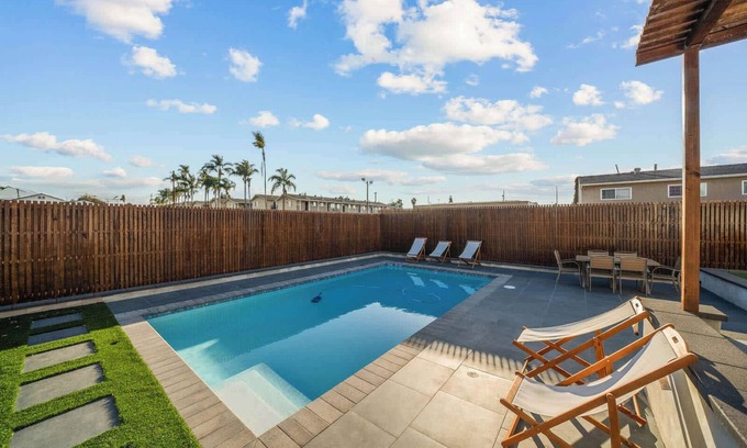 National City Apartment | Family Pool House with games!
