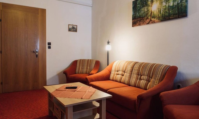 Muehlbach Am Hochkoenig House | Family room with sofa bed (room 1) - Gasthof Scherer