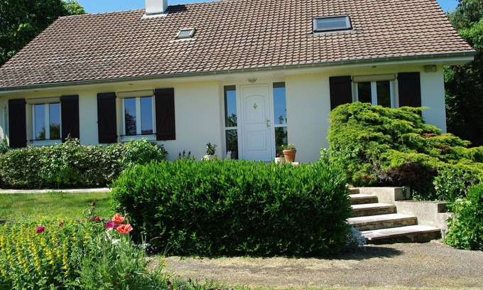 Belleville Bed & Breakfast | Family Suite in Quiet House with Garden Near Lorraine Park