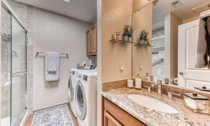 Alto House | Fancy Like- 2 mi to Alto Lake/golf views/gorgeous!