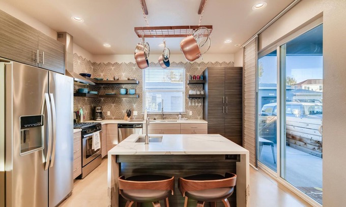 Old Town North House | Fancy Townhome Near Old Town, Breweries and River!
