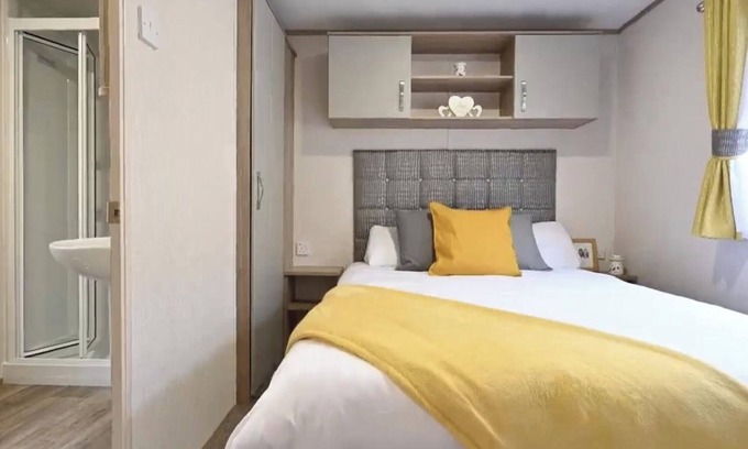 Colchester Cabin | Fantastic Family 3-Bed static Caravan cooper bea