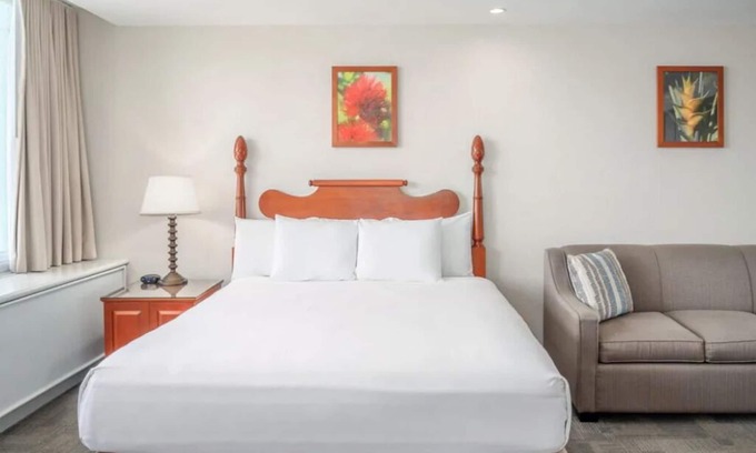 Kahului Hotel | Fantastic Hawaii Adventure! Serene Ocean Front Room! Pool & 5 Mins from Airport